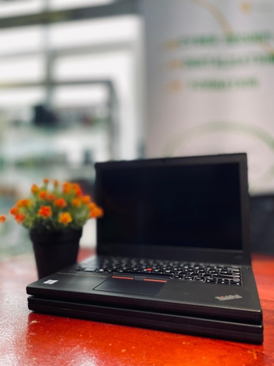 LAPTOP LENOVO ThinkPad X260 CORE-i5 6th gén 12,7 pouces, SSD M.2 256 Go / 8Go RAM